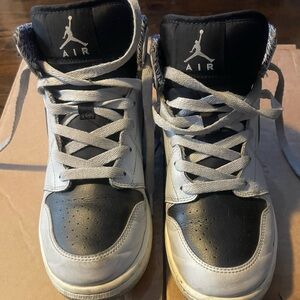 Nike Black and White Patterned Interior